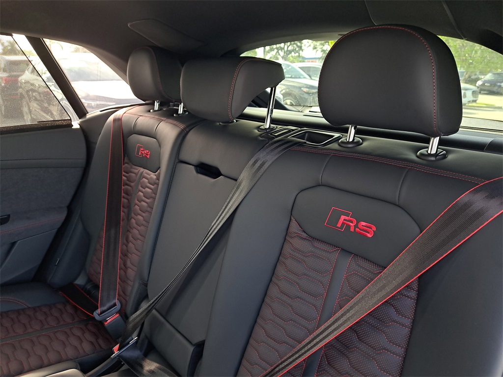 2026 Audi RS Q8 performance Image 7 of 31