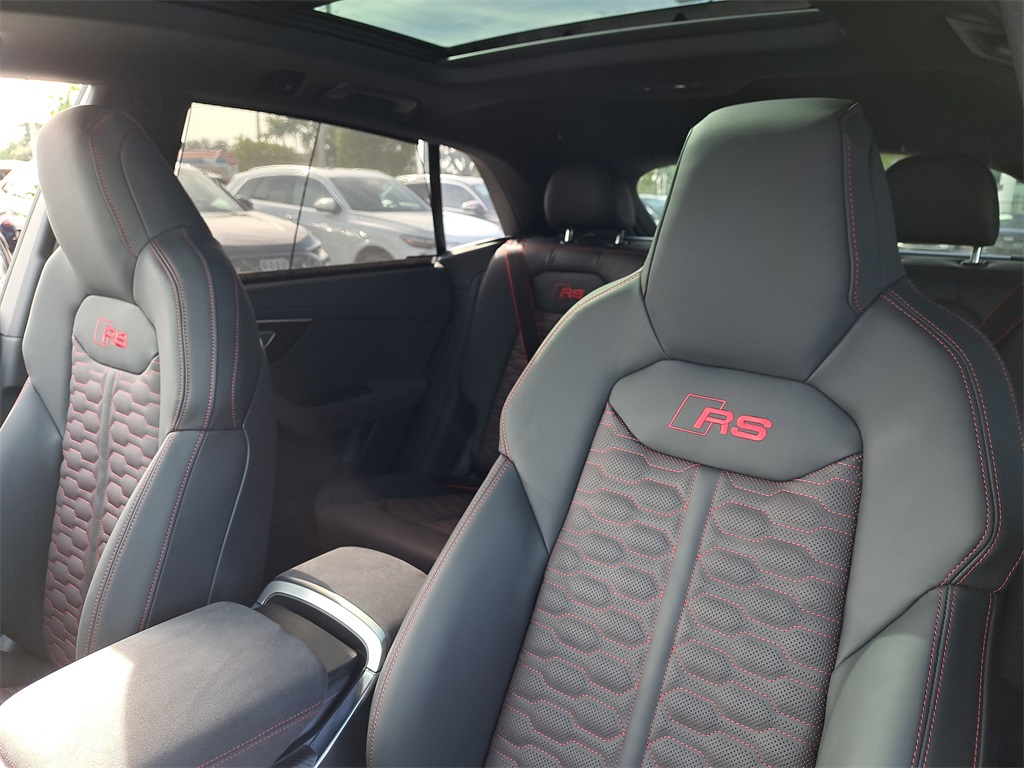 2026 Audi RS Q8 performance Image 9 of 31