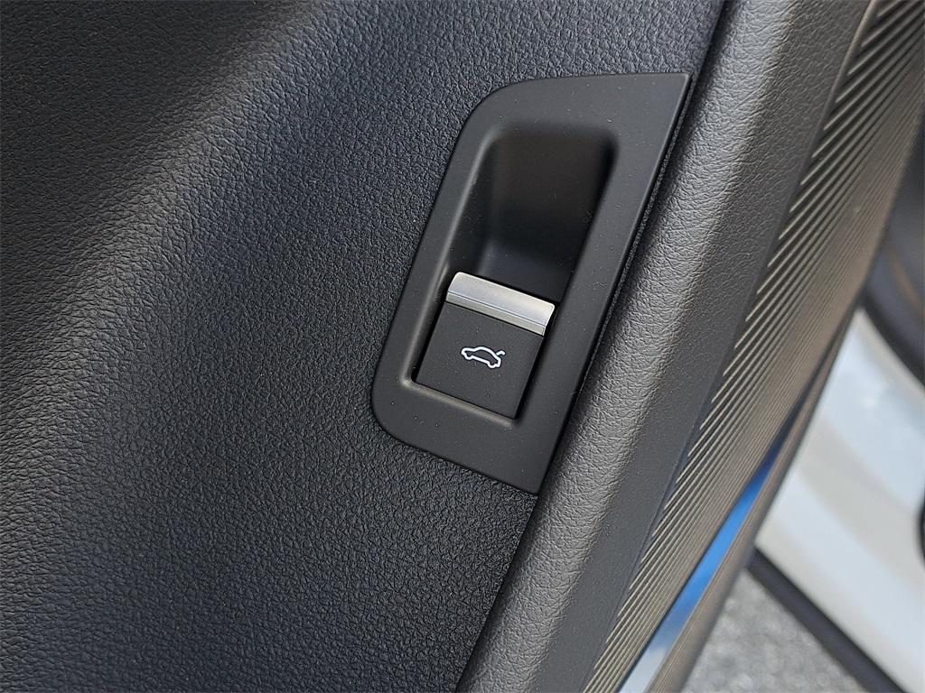 2026 Audi RS Q8 performance Image 24 of 31