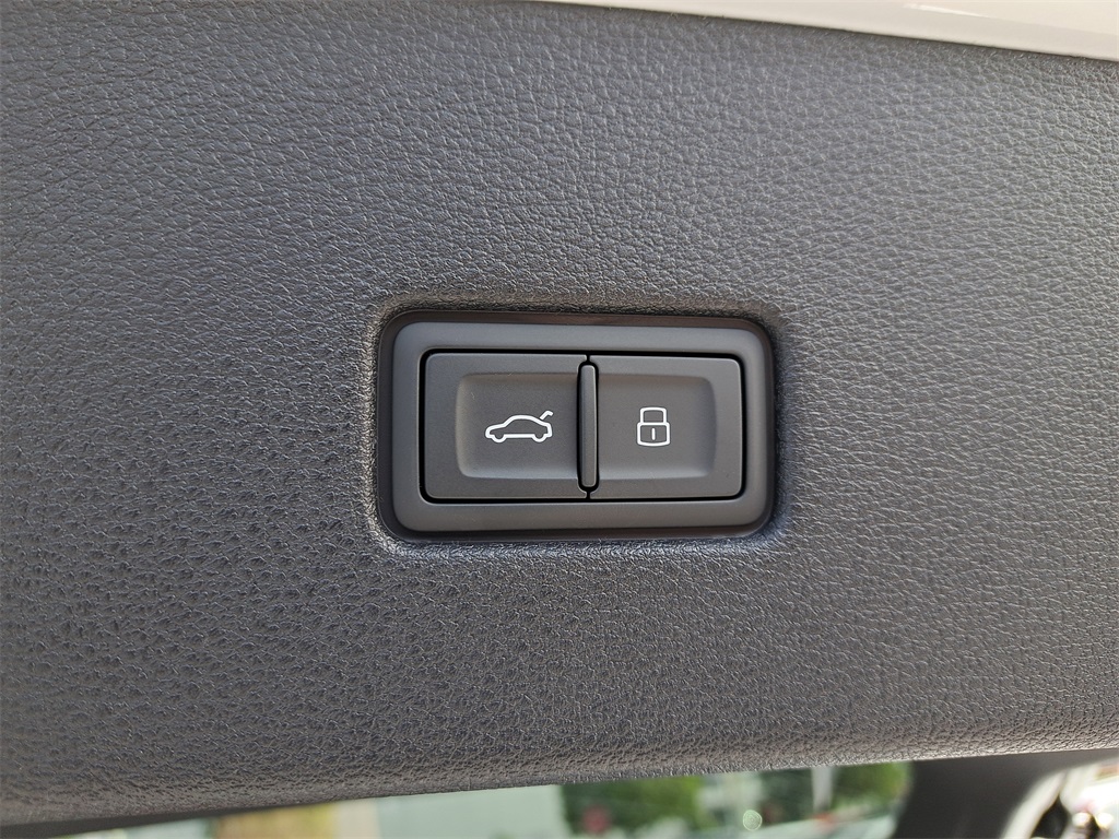 2026 Audi RS Q8 performance Image 26 of 31