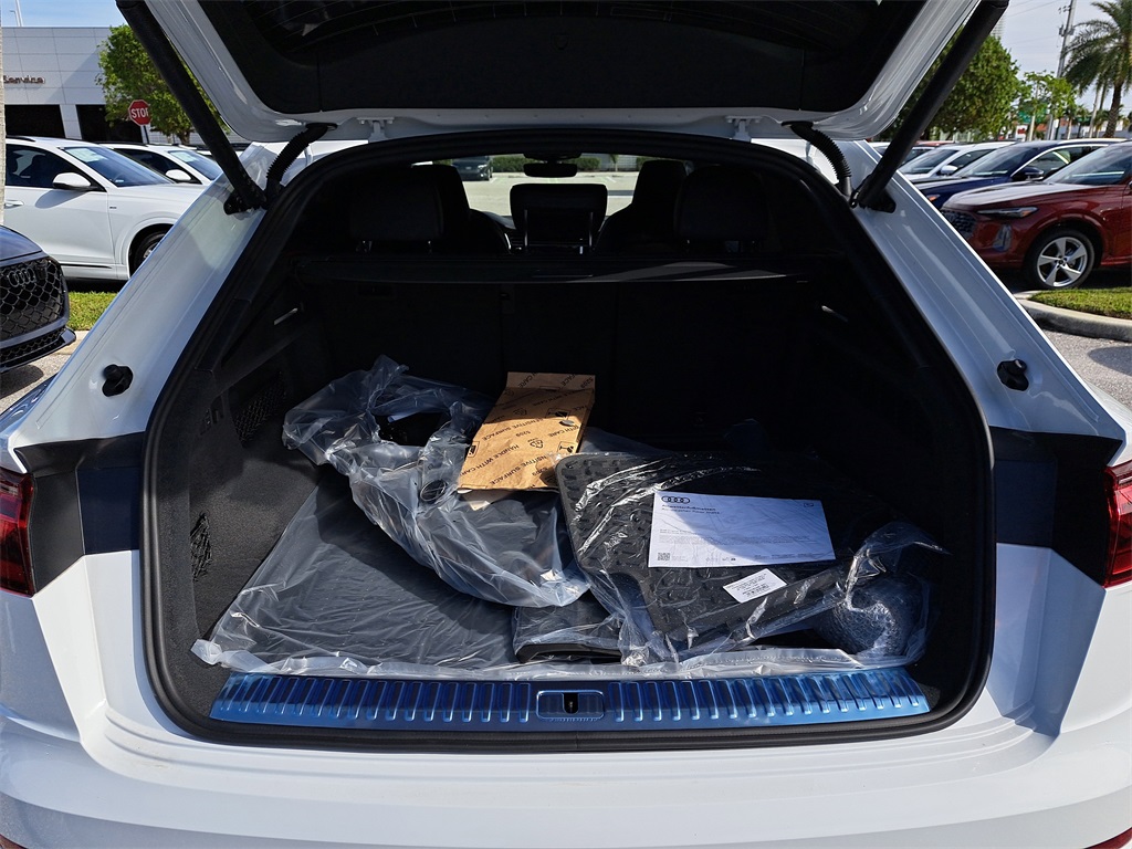 2026 Audi RS Q8 performance Image 6 of 31