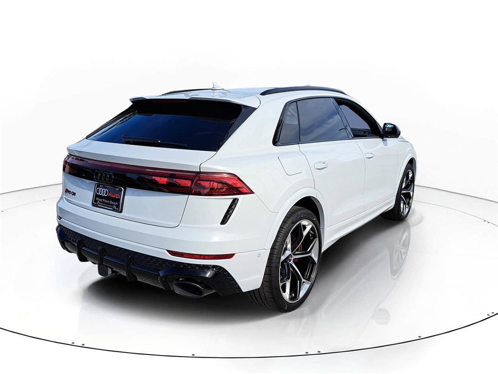 2026 Audi RS Q8 performance Image 3 of 31