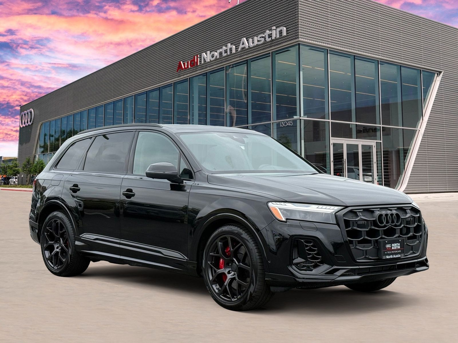 2026 Audi SQ7 Prestige Image 3 of 28