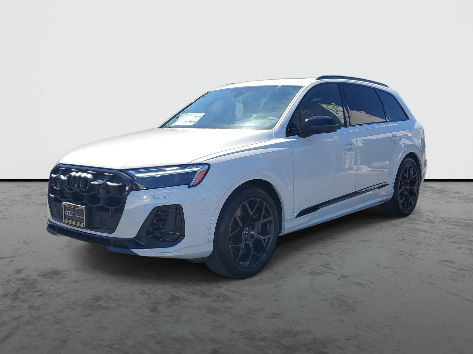 2026 Audi SQ7 Premium Plus Image 1 of 32