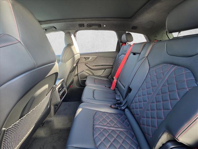 2026 Audi SQ7 Prestige Image 12 of 26