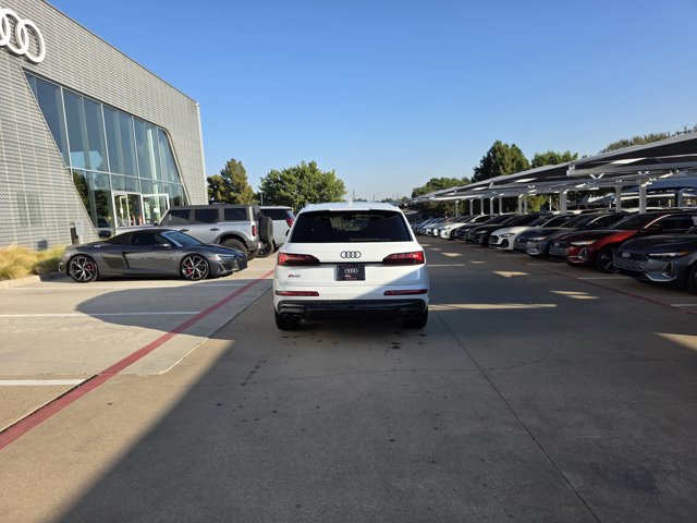 2026 Audi SQ7 Prestige Image 17 of 26