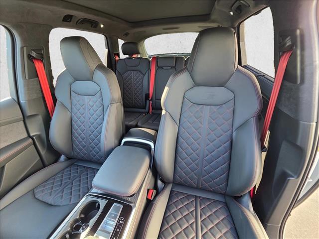 2026 Audi SQ7 Prestige Image 11 of 26