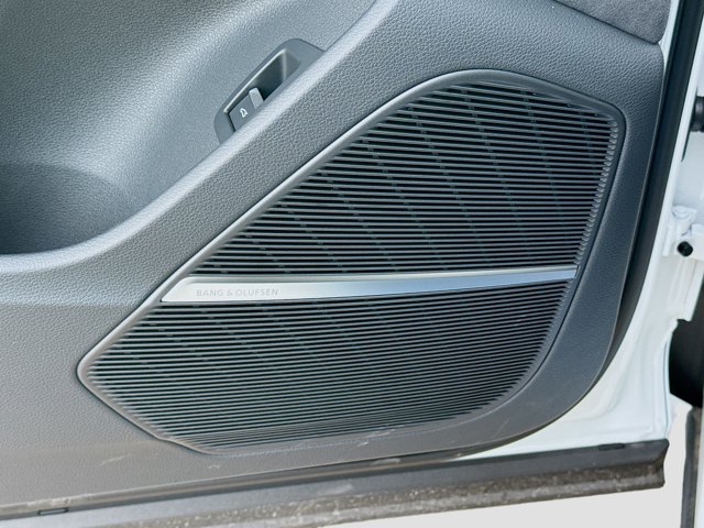 2026 Audi SQ7 Prestige Image 37 of 43