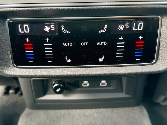 2026 Audi SQ7 Prestige Image 42 of 43