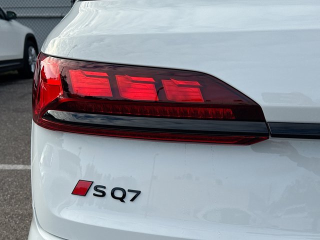 2026 Audi SQ7 Prestige Image 31 of 43