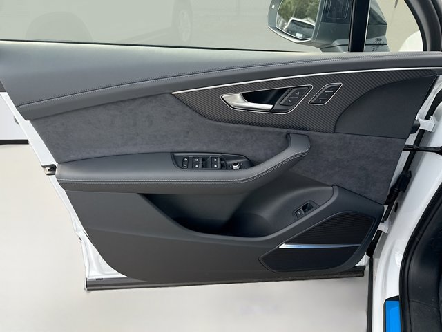 2026 Audi SQ7 Prestige Image 25 of 43