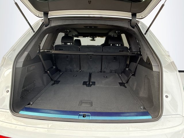 2026 Audi SQ7 Prestige Image 10 of 43