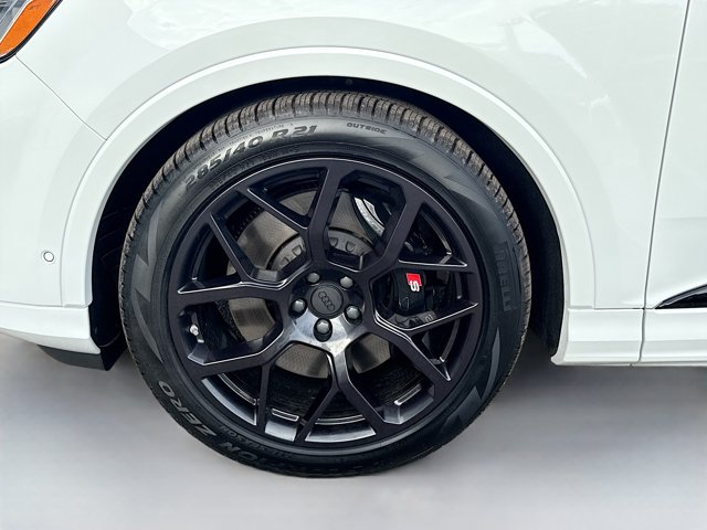 2026 Audi SQ7 Prestige Image 9 of 43