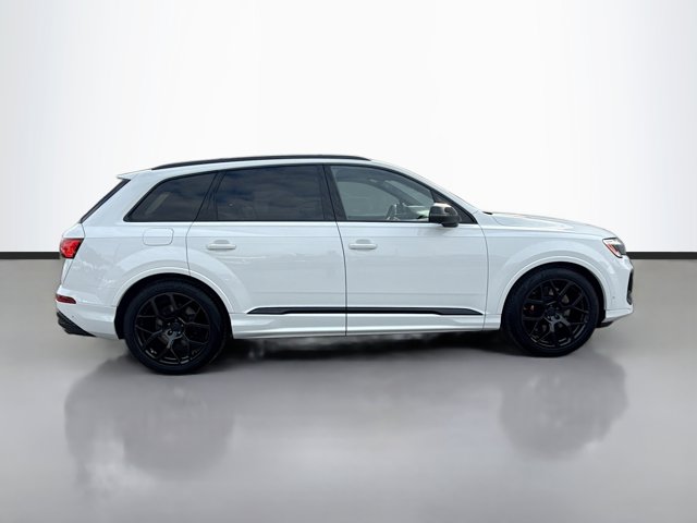 2026 Audi SQ7 Prestige Image 4 of 43
