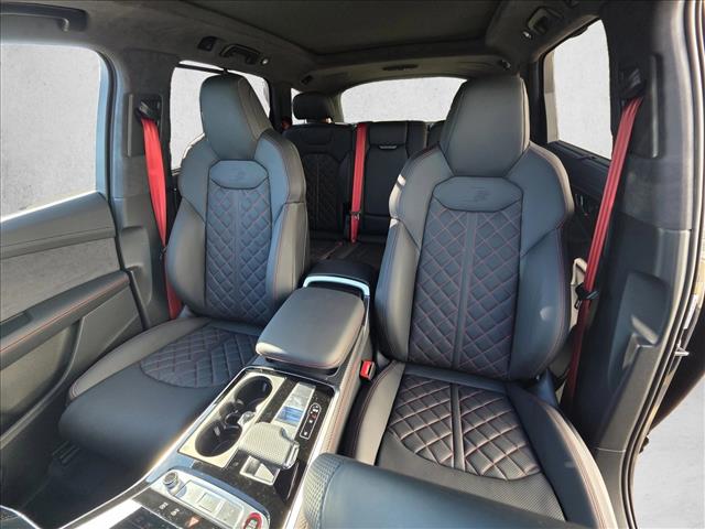 2026 Audi SQ7 Prestige Image 11 of 24