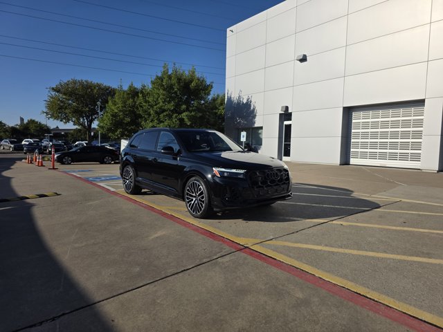 2026 Audi SQ7 Prestige Image 3 of 24