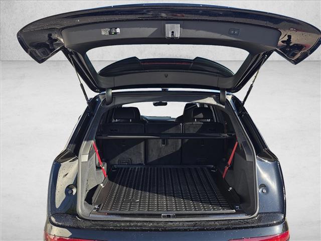 2026 Audi SQ7 Prestige Image 10 of 24