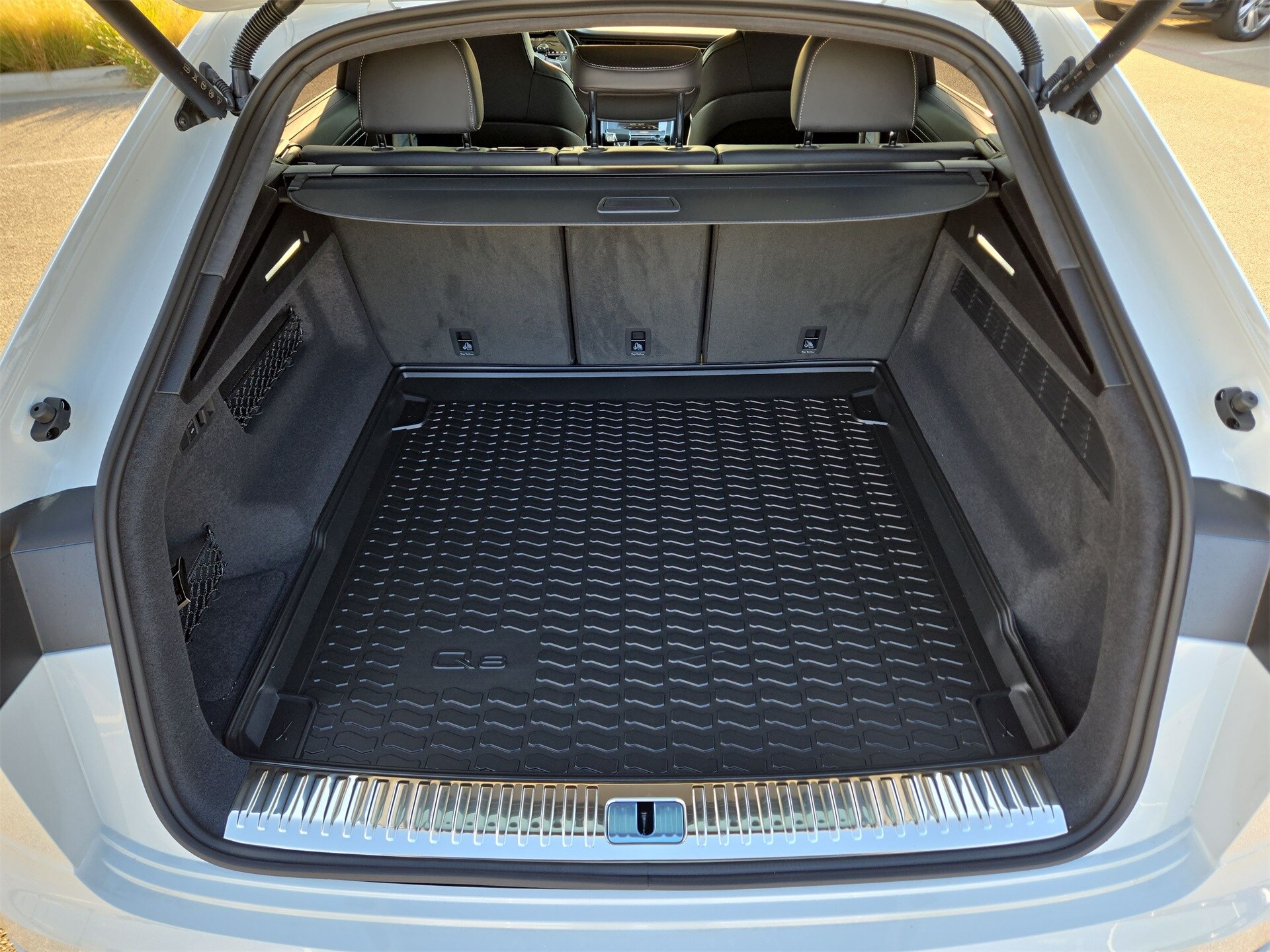 2026 Audi SQ8 Prestige Image 12 of 22