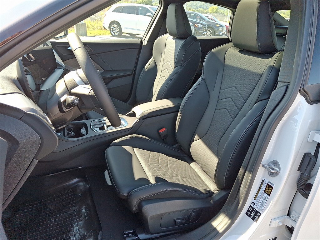 2026 BMW 2 Series 228 xDrive Image 7 of 20