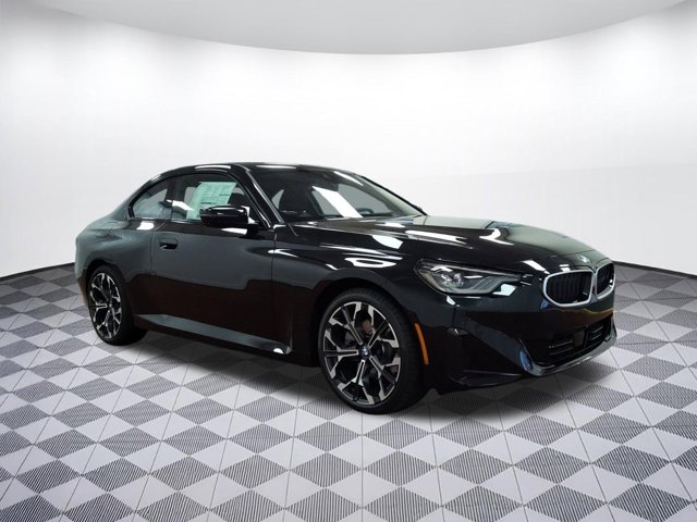 2026 BMW 2 Series 230i xDrive Image 2 of 26