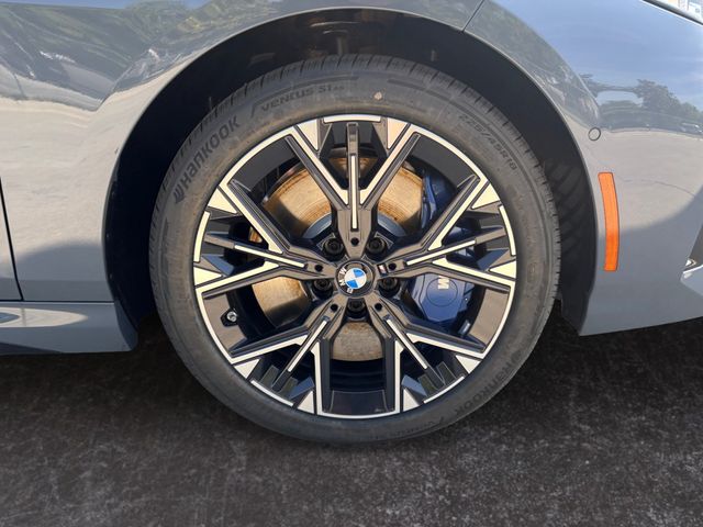 2026 BMW 2 Series M235 xDrive Image 19 of 35