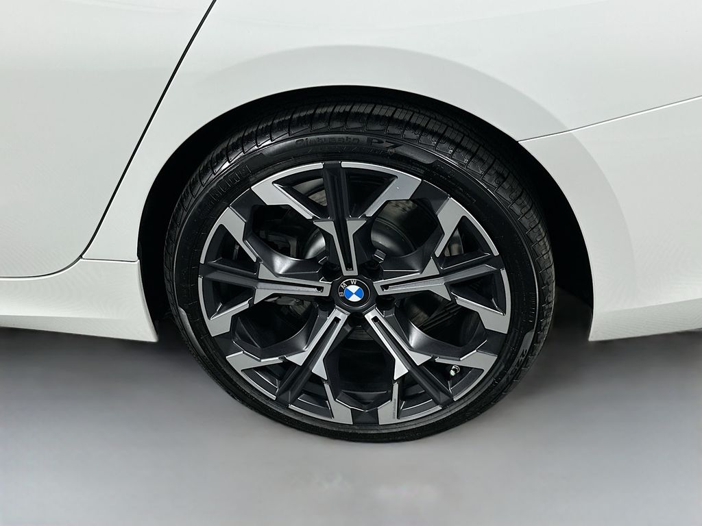 2026 BMW 3 Series 330i NA Image 9 of 24