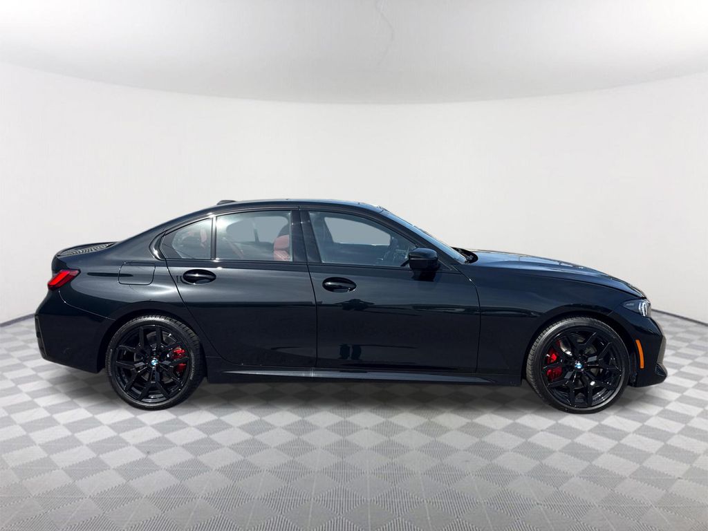 2026 BMW 3 Series 330i Image 3 of 32