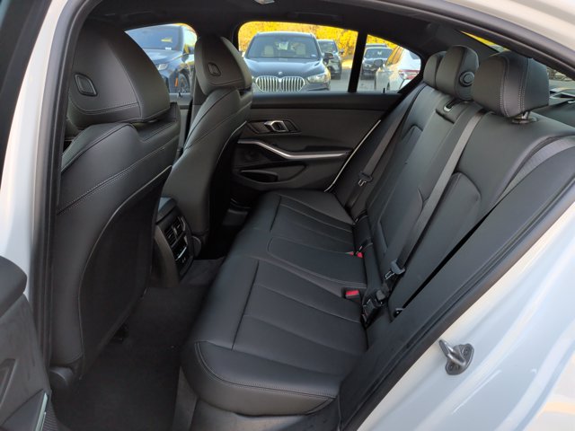 2026 BMW 3 Series 330i Image 32 of 40
