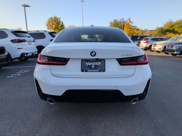 2026 BMW 3 Series 330i Image 7 of 40