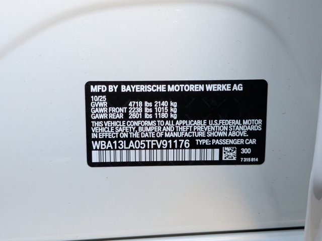 2026 BMW 3 Series 330i Image 36 of 40