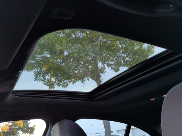 2026 BMW 3 Series 330i Image 30 of 40