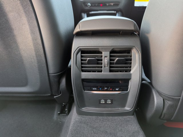 2026 BMW 3 Series 330i Image 37 of 40