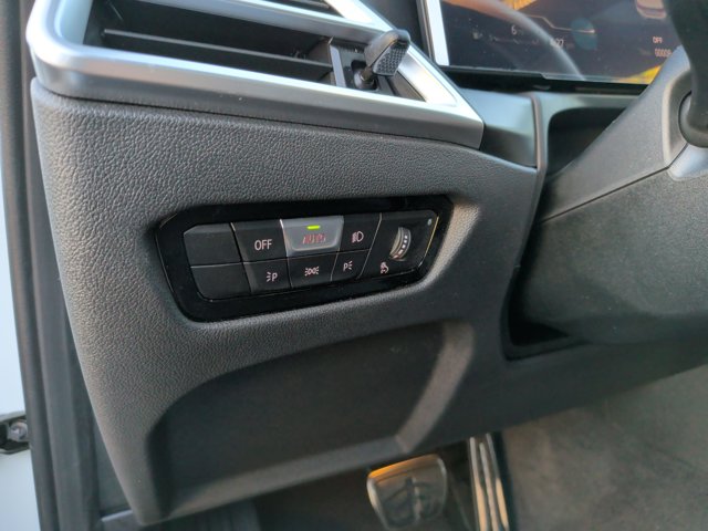 2026 BMW 3 Series 330i Image 39 of 40