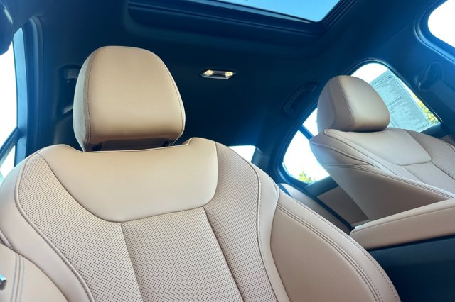 2026 BMW 3 Series 330i NA Image 7 of 23