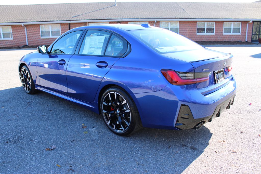 2026 BMW 3 Series 330i NA xDrive Image 8 of 52