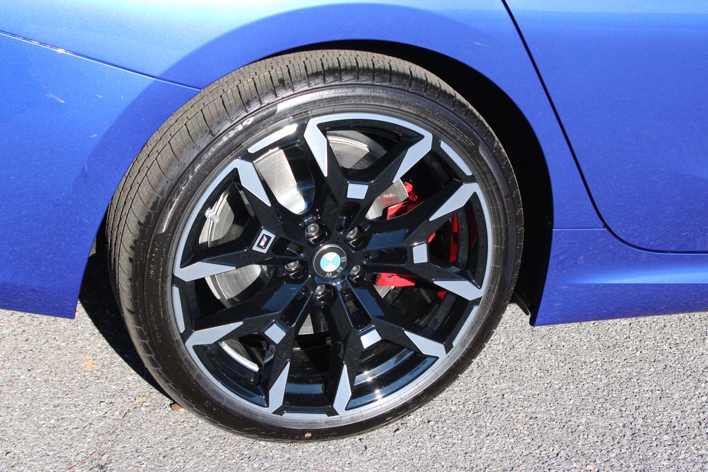 2026 BMW 3 Series 330i NA xDrive Image 12 of 52