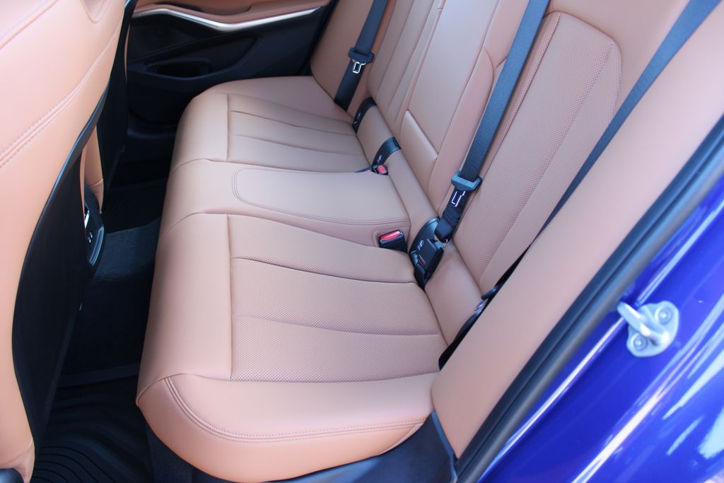 2026 BMW 3 Series 330i NA xDrive Image 21 of 52