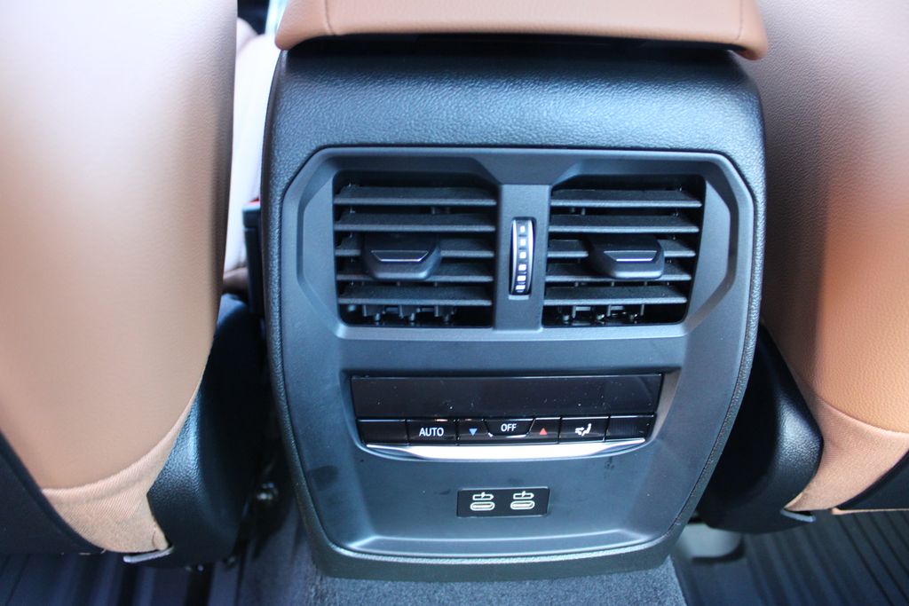 2026 BMW 3 Series 330i NA xDrive Image 34 of 52