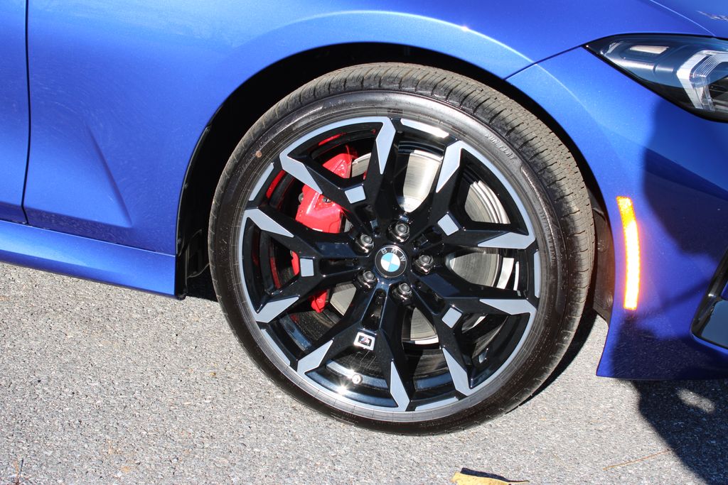 2026 BMW 3 Series 330i NA xDrive Image 14 of 52