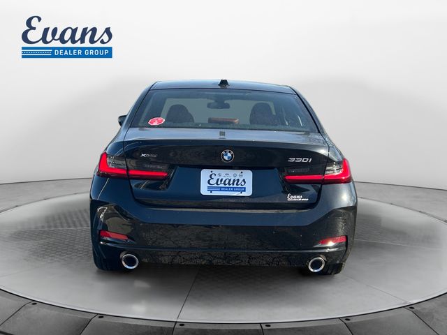 2026 BMW 3 Series 330i xDrive Image 6 of 33