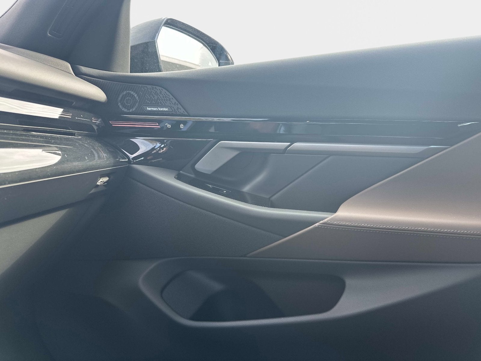 2026 BMW 5 Series 530i Image 31 of 40