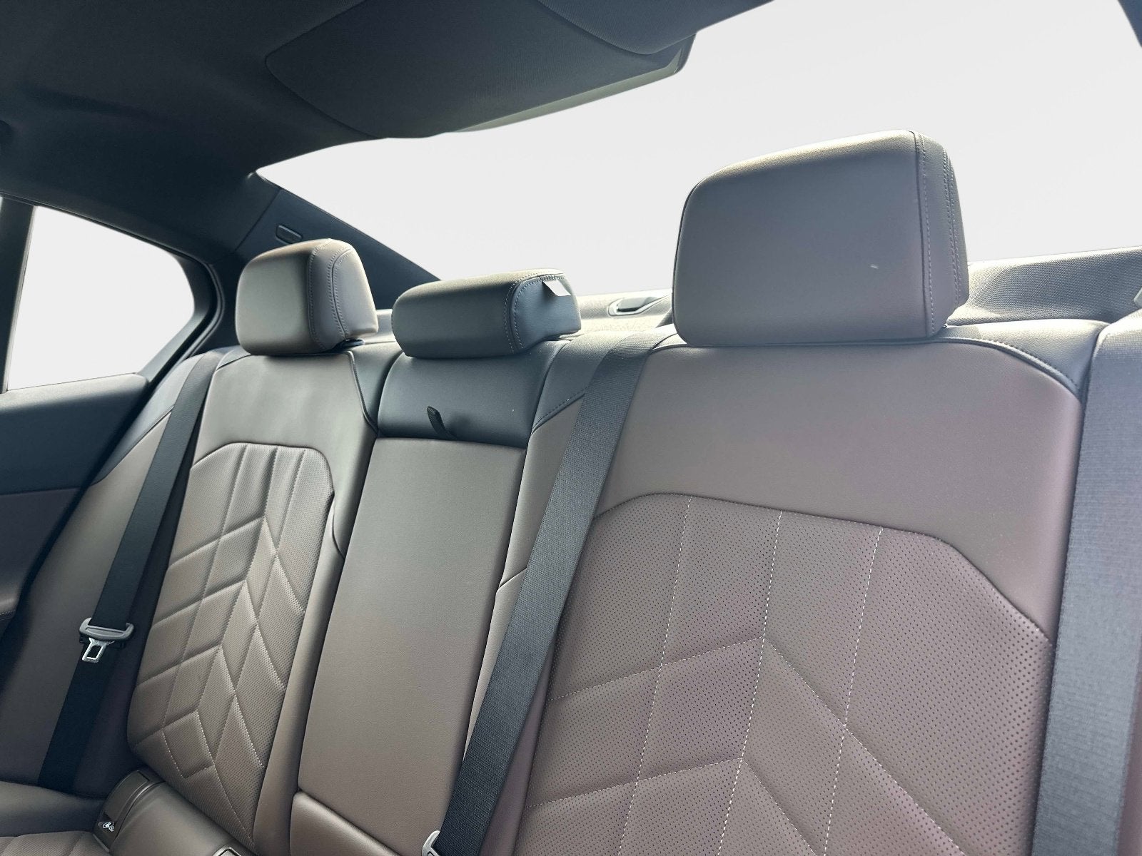 2026 BMW 5 Series 530i Image 15 of 40