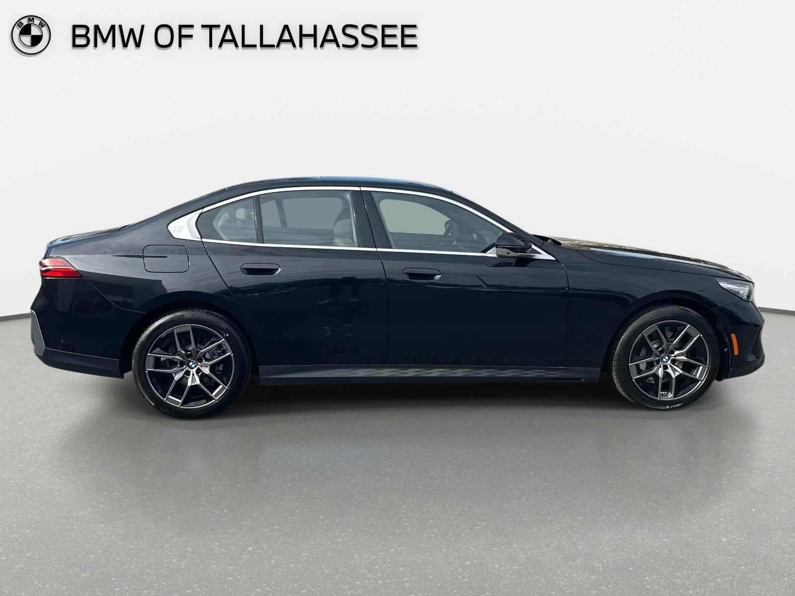 2026 BMW 5 Series 530i Image 5 of 40