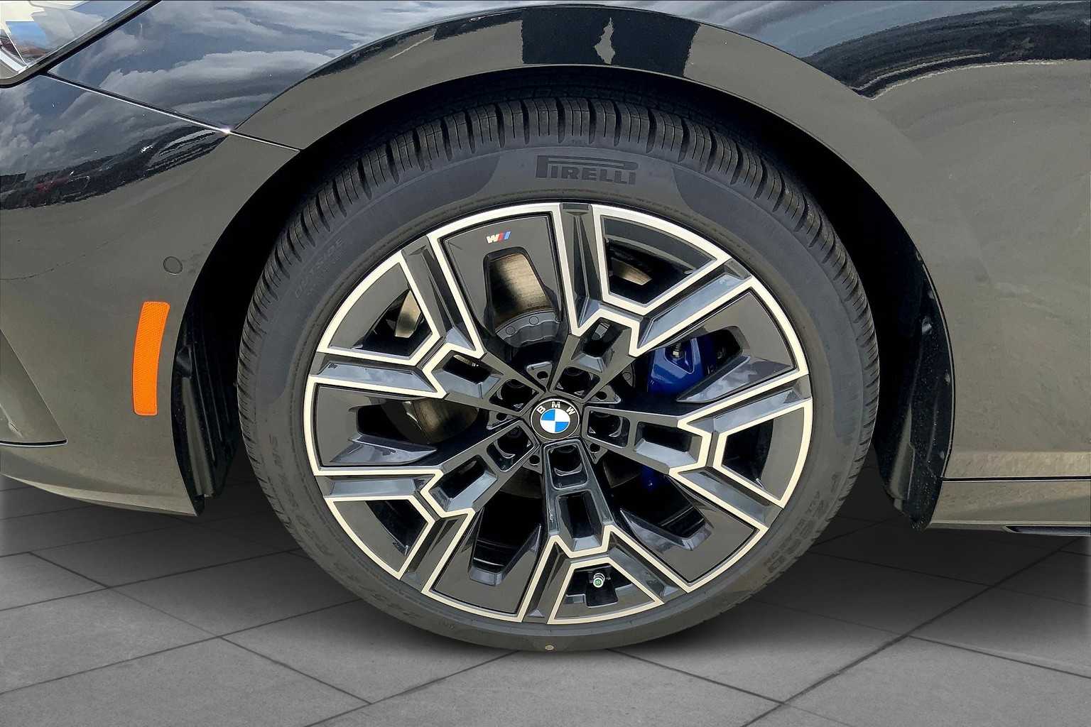 Vehicle image 12 of 19