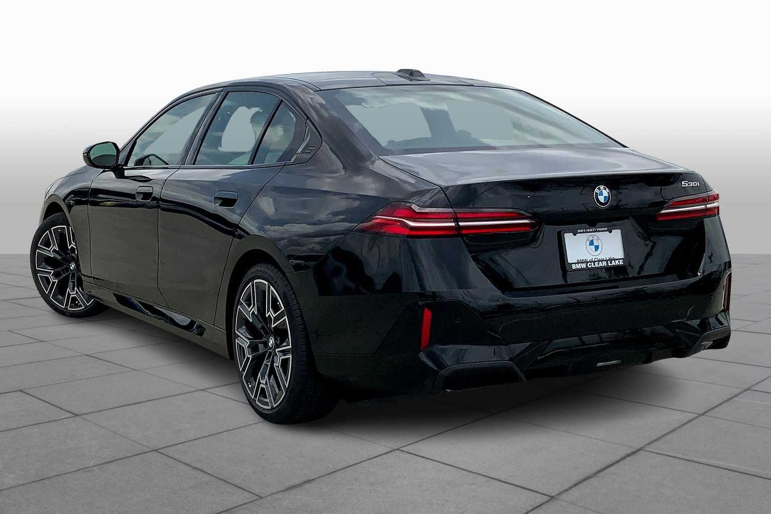 Vehicle image 5 of 19