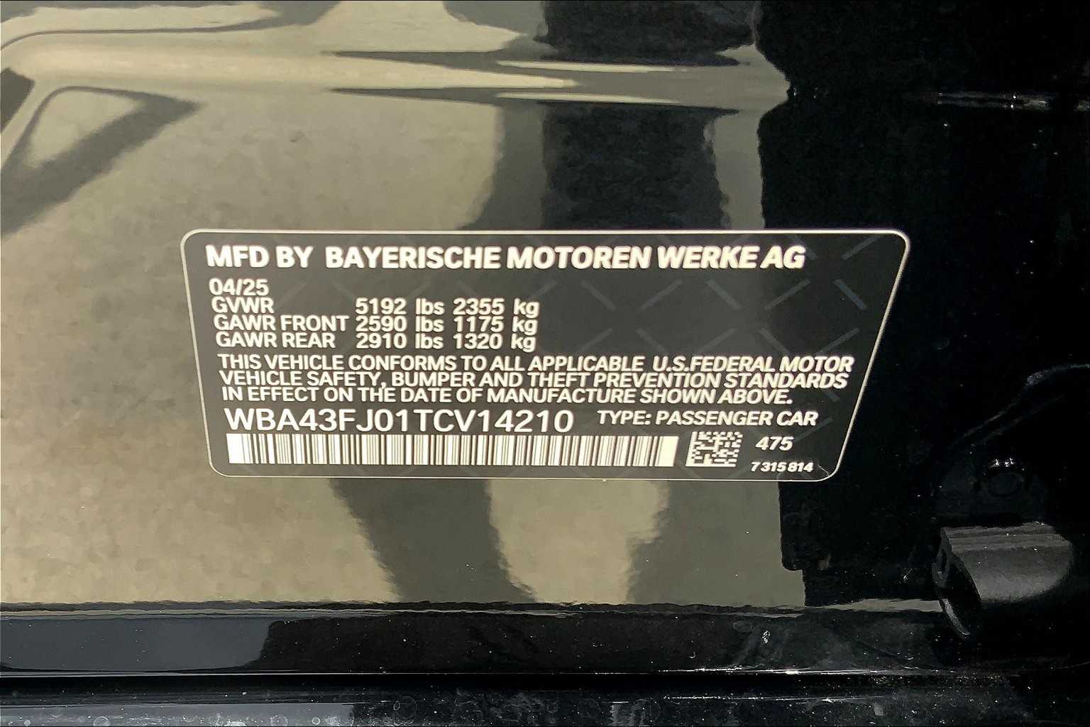 Vehicle image 18 of 19