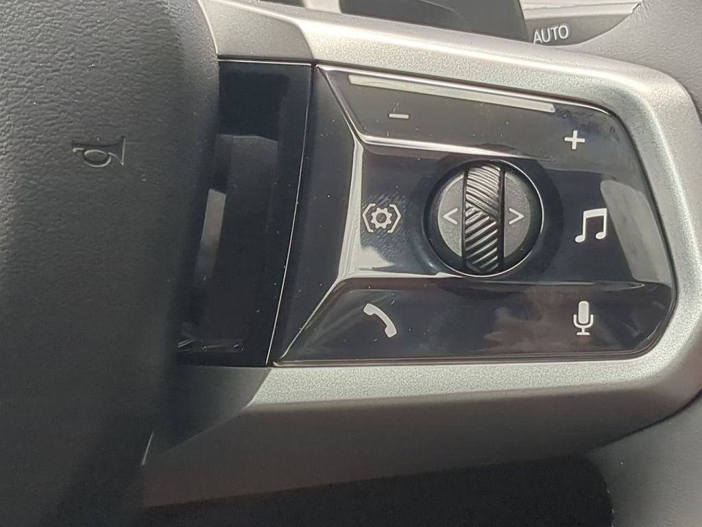 2026 BMW 5 Series 530i Image 27 of 28