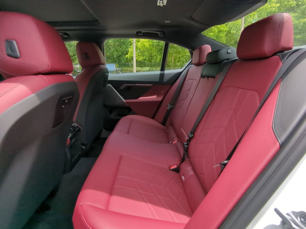 2026 BMW 5 Series 530i Image 11 of 28