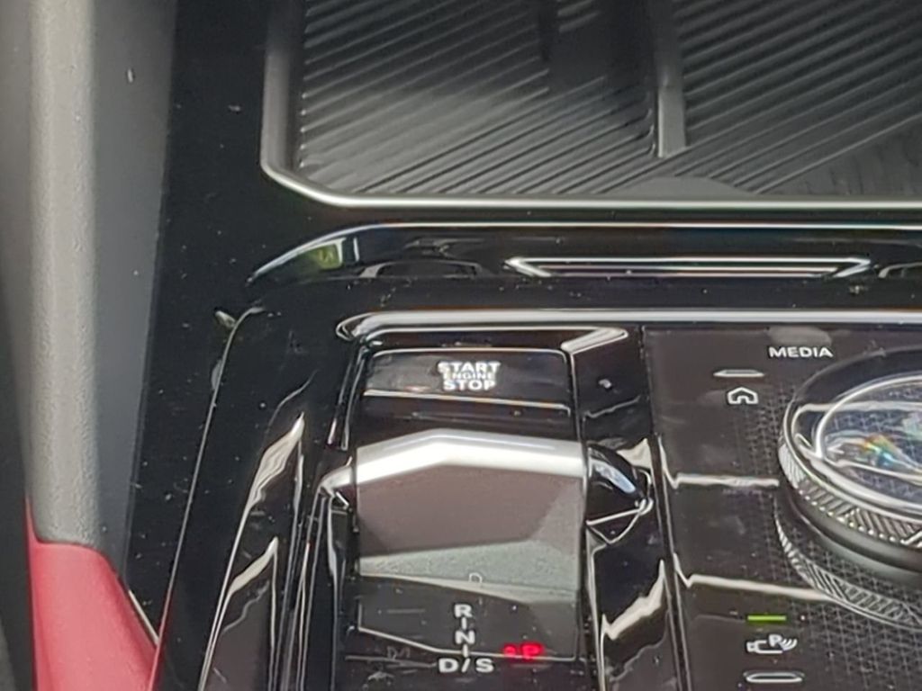 2026 BMW 5 Series 530i Image 22 of 28