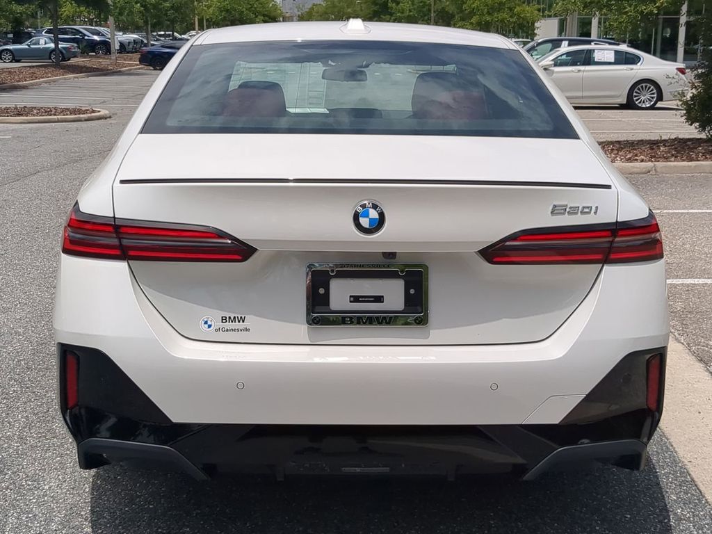 2026 BMW 5 Series 530i Image 7 of 28